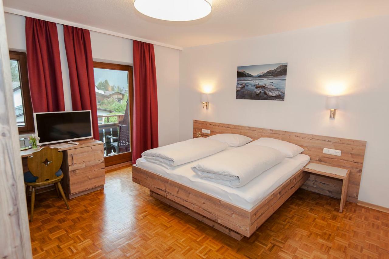 Pension Leuprecht Reutte Exteriör bild
